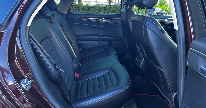 Ford Fusion cena 63500 przebieg: 122304, rok produkcji 2016 z Gdańsk małe 154